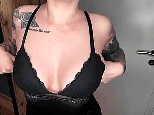 hot footjob tight wet pussy fetish 😍👣