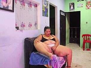 Horny Neighbor Milf Squirts on Monster Cock in Rough Bareback Ride