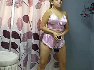 horny watching young curvy latina workout luscious wet pussy