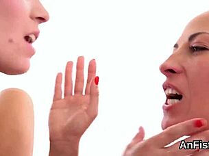 nasty lez babes fist stretchin juicy asses n pussies fartin wild