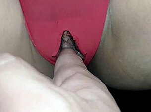 caliente milf se traga entero al horny stud en navidad pov?