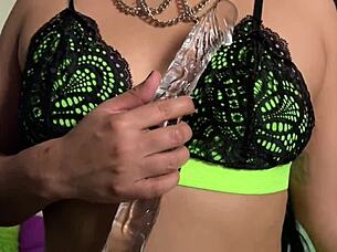 How many cm fit in your ass? Spanish joi anal challenge!