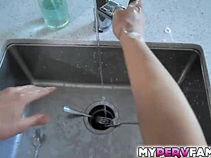 stepsister dixie lynn gets wet pussy pounded on phone 📱💦