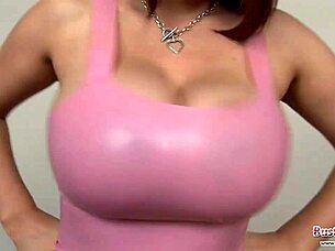 Latex Lexy Shows Off Giant Boobs 😍🍈
