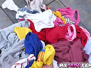 stepsister dixie lynn gets wet pussy pounded on phone 📱💦