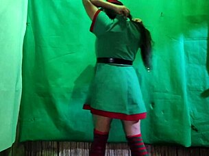 cochina duende navidad hembra caliente espera macho sucio inserte pene vagina latina 🔥🎄😈