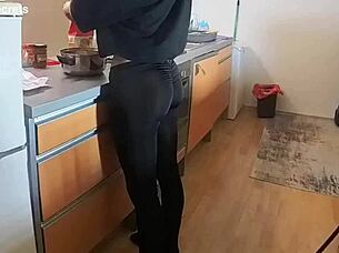 czech athletic wife in tight wet leggings fucked outdoor