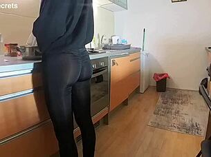 czech athletic wife in tight wet leggings fucked outdoor