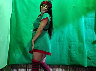 cochina duende navidad hembra caliente espera macho sucio inserte pene vagina latina 🔥🎄😈