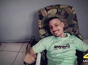 wanna roll in the sauna sucking big cocks with huge tits?