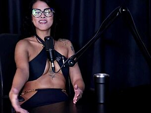 elisa loves pussy sucking more than talking kids