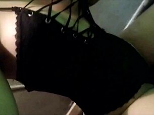 i tease my boyfriend masturbating right in front of him