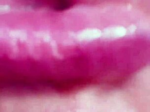 chick's nude lips got me so hot damn