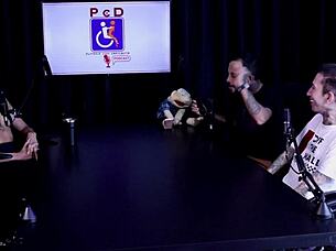 elisa loves pussy sucking more than talking kids