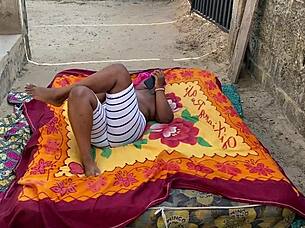 Mummy Begs For Intense Bed Satisfaction And Creampie!