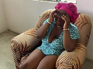 Mummy Begs For Intense Bed Satisfaction And Creampie!