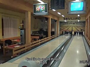 Hunt4k: Stranger offers cash for wild bar sex with petite wife 🔥💰