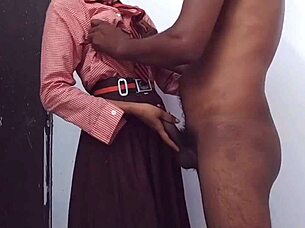 Indian Schoolgirl Sneaks Boyfriend Fuck After Classroom Lessons