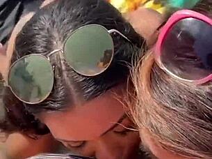 amigas montam rola grande enquanto cornos ignoram pt 1