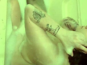 multiple chubby bathtub orgasms with big tits squirting 🛁💦😘