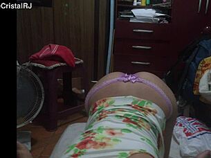 hey check jade's sexy latina curves flashing wet pussy closeup