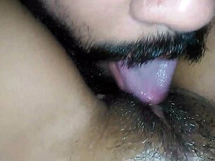 gozando na boca dele com orgasmos intensos e lambidas molhadas