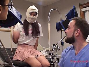 Nurse toys patient pussy to squirting orgasm in fetish clinic exam