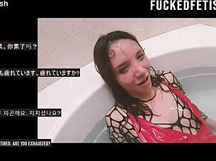 skinny submissive bathtub slut gets wet pussy toy-fucked underwater
