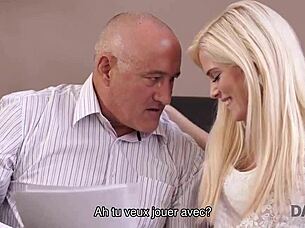 hey daddy this horny blonde craves your experienced cock now