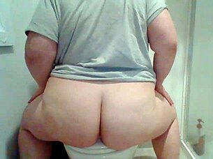 wanna see this bbw slut ride her fat dildo?