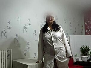 Doctor Fistfucks Nurse's Shaved Pussy in Amateur Medical Fetish with Mature Couple