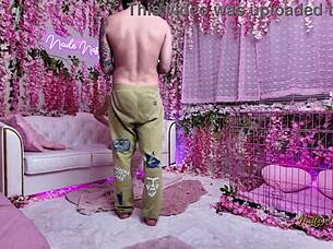 Della Cate Sneaks Into Nade Nasty's Pink Room Temptations?