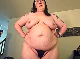 chubby amateur milf sandra's amazing candid body revealed