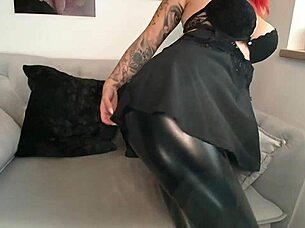 Fetish latex legging camgirl nina teases pierced nipples