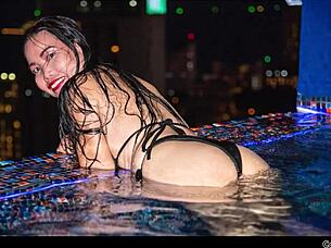 pattaya ladyboy teases on soi6 beach road