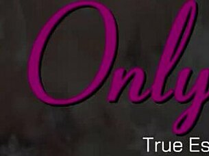 future ex-girlfriend explores intimate girl-only moments online