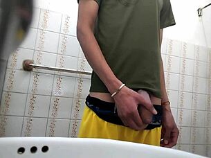 Italian guy sneaks into neighbor's bathroom for kinky homemade fetish play.