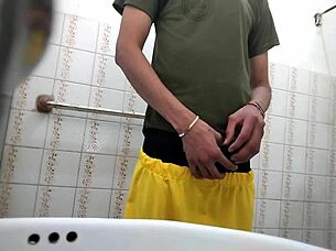 Italian guy sneaks into neighbor's bathroom for kinky homemade fetish play.