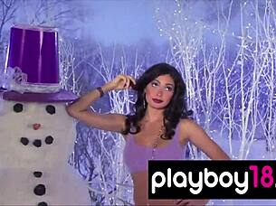 Hot Big Boobed Latina Sasckya Porto Strips on Snowy Bench!