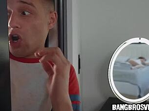 i love making steamy shower content with wet pussy riding and deepthroat