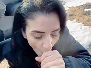 Speedyfucker's dick pumps the hottest creampie ever!