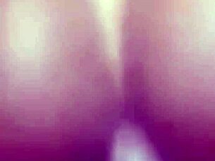 ai meu deus sentando nesse pauzão até o talo, olha quanto gozo ele soltou nessa sentada louca