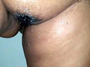 She spreads her fat belly to shave plump pussy smooth