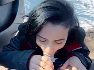 Speedyfucker's dick pumps the hottest creampie ever!