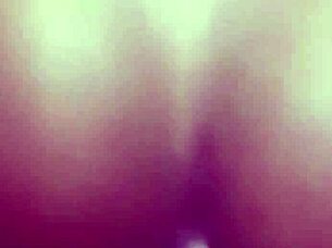 ai meu deus sentando nesse pauzão até o talo, olha quanto gozo ele soltou nessa sentada louca