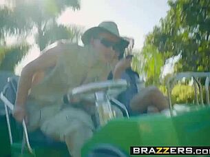 bethany benz big ass pounded hard in swamp buggy car ride