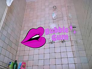 Giantess Shaves Giant Pussy in Shower!