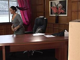 delivery guy makes horny boss cum then jizzes on boobs