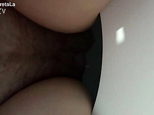 ITALIAN SLUT Relaxes on Toilet Fetish European Style