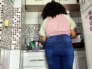 Watch me fart in tight jeans doing dishes voyeur style 💨👖